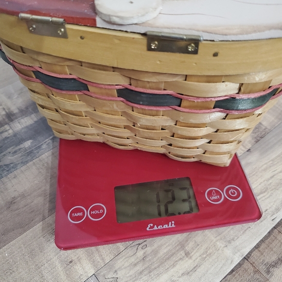 Vintage Santa woven hinge basket with swivel handle Christmas country folk art - Picture 14 of 15